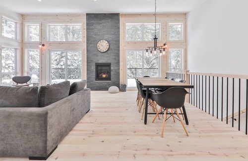 St-Adolphe-d'Howard Cottage | Lovely cottage next to a quiet lake