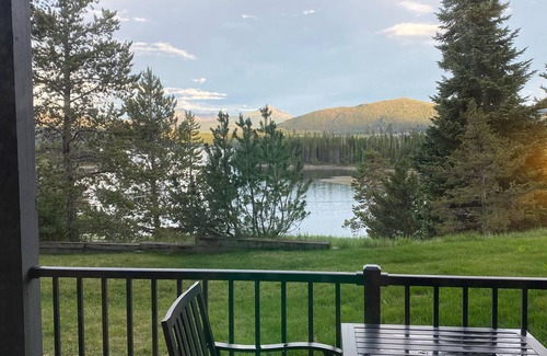 Frisco Condo | Lovely Condo with Mountain/Lake View’s in Heart of Frisco