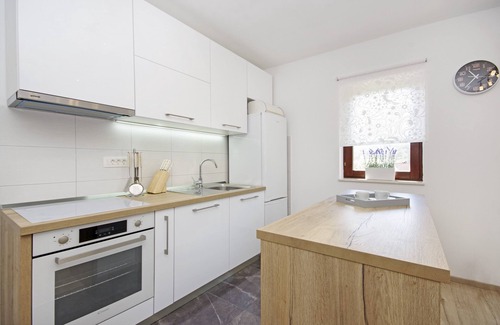 Vrlika Apartment | Lovely countryside Apartment Dolac - Valley, Vrlika in Croatia