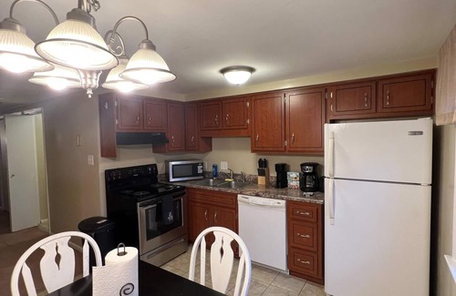 Ligonier Apartment | Lovely family and pet friendly townhouse with washer and dryer, walking distance to downtown