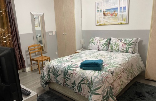 Sutton Cross Apartment | Lovely flat near Croke Park, 15 minutes walking to O'Connell street
