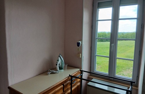 Marcillat-en-Combraille Villa | Lovely detached house close to village on enclosed land planted with trees.