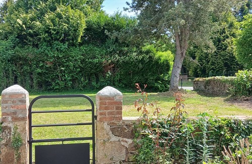 Marcillat-en-Combraille Villa | Lovely detached house close to village on enclosed land planted with trees.