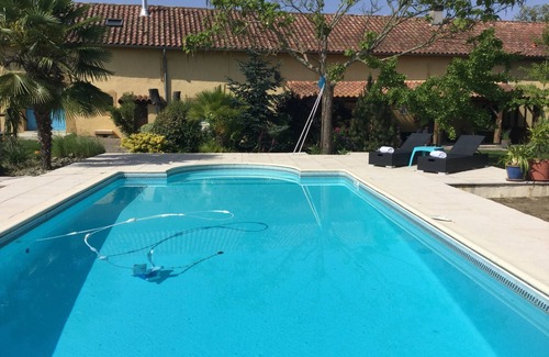 Arroses House | Lovely gîte nestled amongst vineyards and sunflower fields in SW France.