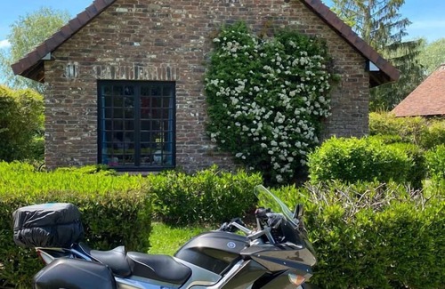 Mesnil-Saint-Pere House | Lovely holiday cottages with an authentic charm facing the lake