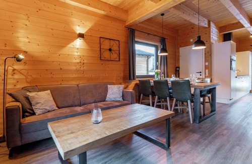 Jenig House | Lovely holiday home on park near ski resort