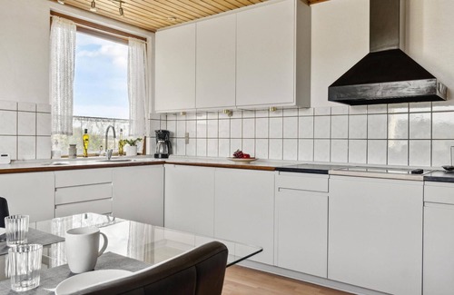 Bandholm House | Lovely home in Bandholm with kitchen