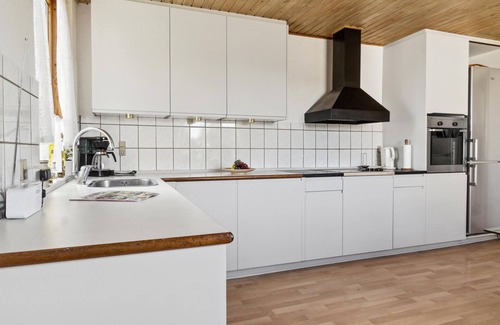Bandholm House | Lovely home in Bandholm with kitchen