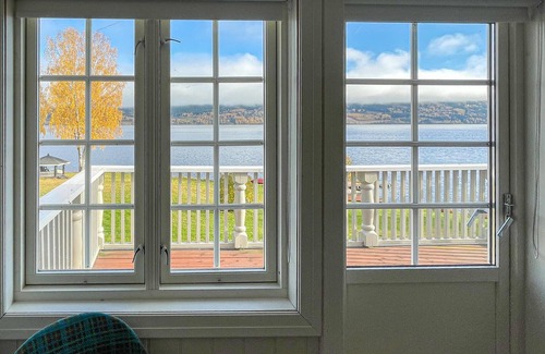 Sndre Land House | Lovely home in Bjoneroa with WiFi