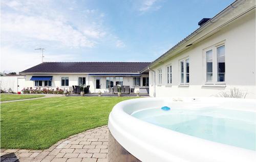 Borgholm House | Lovely Home In Borgholm With Sauna