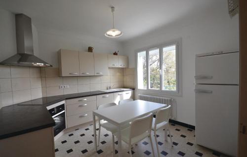 Caromb House | Lovely Home In Caromb With Wifi