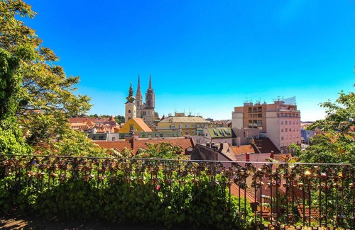 Velika Gorica House | Lovely home in Donja Lomnica with sauna