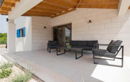 Donji Prolozac House | Lovely Home In Donji Prolozac