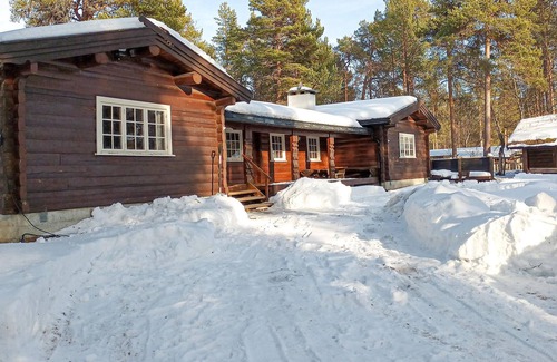 Engerdal Municipality House | Lovely home in Drevsjø with lake view