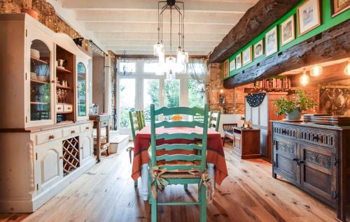 Les Loges-Marchis House | Lovely Home In Les Loges-Marchis
