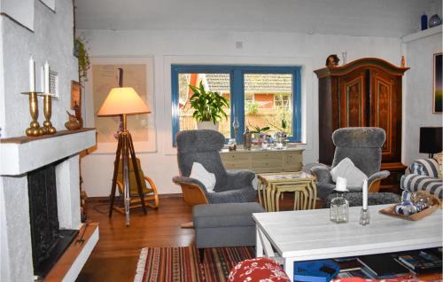 Hollviken House | Lovely Home In Höllviken With Kitchen