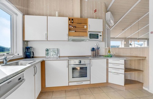 Flovt Strand House | Lovely home in Haderslev with sauna