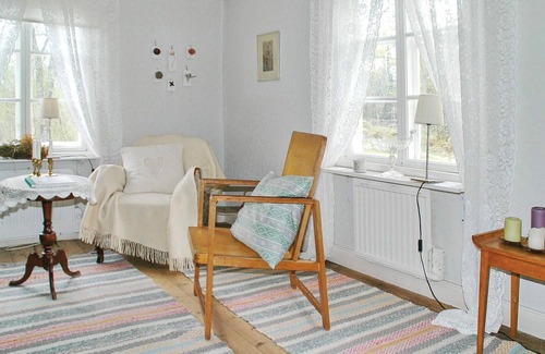 Harryda House | Lovely home in Härryda with kitchen