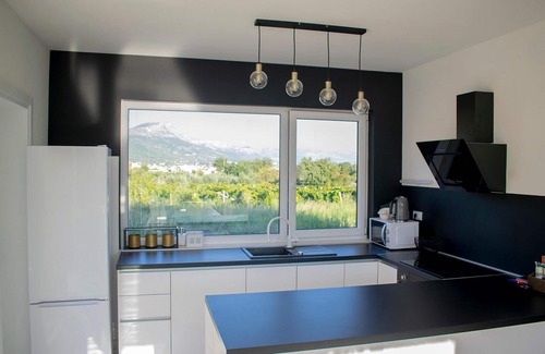 Rudine House | Lovely home in Kastel Novi