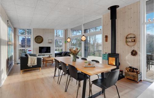 Knebel House | Lovely Home In Knebel With Kitchen