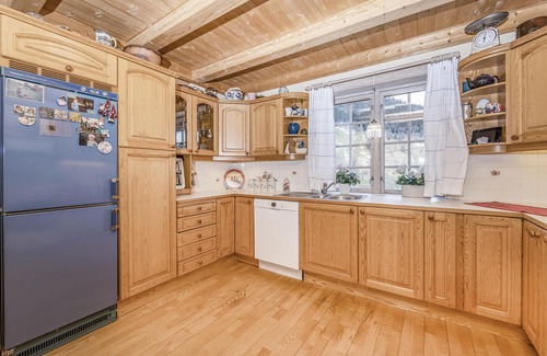 Luster House | Lovely home in Marifjøra with WiFi