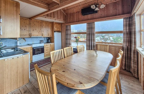 Masfjorden House | Lovely home in Masfjordnes with sauna