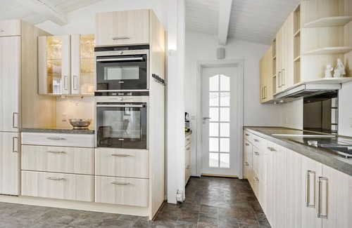 Olsted House | Lovely home in ølsted with kitchen