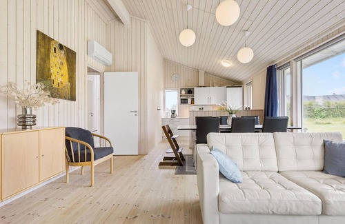 Olsted House | Lovely home in ølsted with kitchen