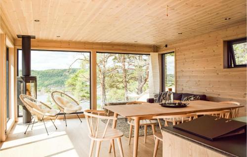 Risor House | Lovely Home In Risør With Kitchen