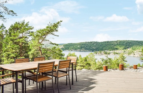 Risor House | Lovely home in Risør with kitchen