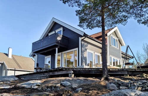 Risor House | Lovely home in Risør with sauna