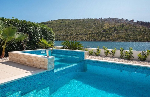 Podglavica House | Lovely home in Rogoznica