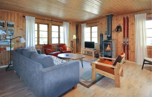 Fjatervalen House | Lovely Home In Särna With Sauna