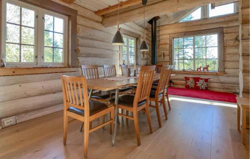 Fjatervalen House | Lovely Home In Särna With Sauna