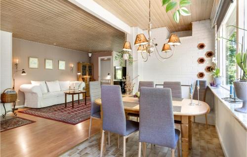 Strøby Ladeplads House | Lovely Home In Strøby With Wifi