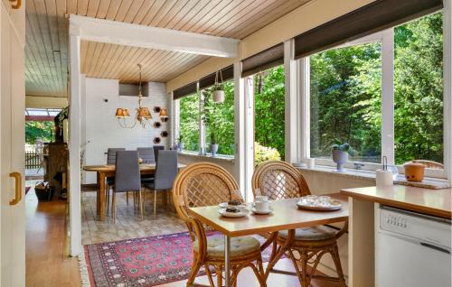 Strøby Ladeplads House | Lovely Home In Strøby With Wifi