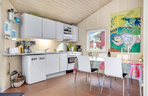 Mommark Strand House | Lovely home in Sydals with WiFi