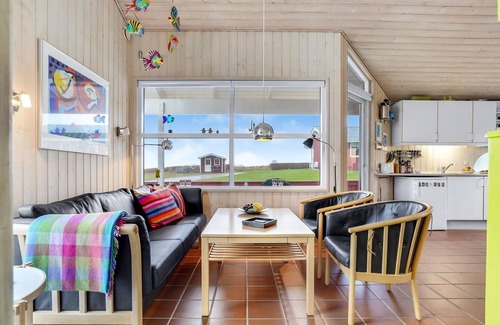 Mommark Strand House | Lovely home in Sydals with WiFi