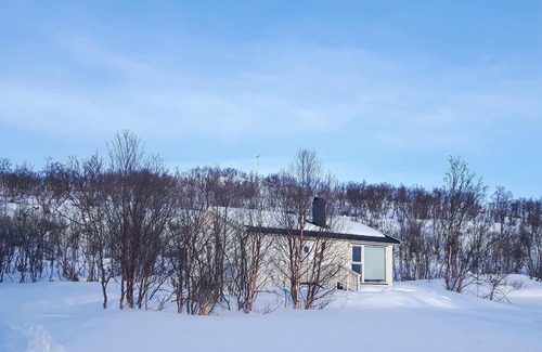 Polmak House | Lovely home in Tana with WiFi