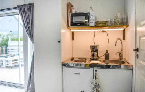 Tomelilla House | Lovely Home In Tomelilla With Kitchen