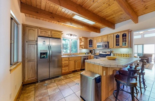 Crestline House | Lovely home on half-acre forest with spectacular mountain views - dog-friendly
