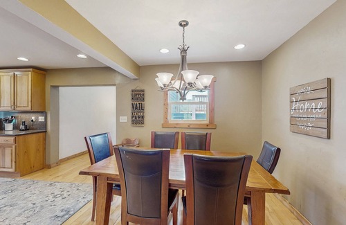 Summit Cove House | Lovely Home W/Private Hot Tub, Mtn Views & Free WiFi - Close to Keystone Skiing