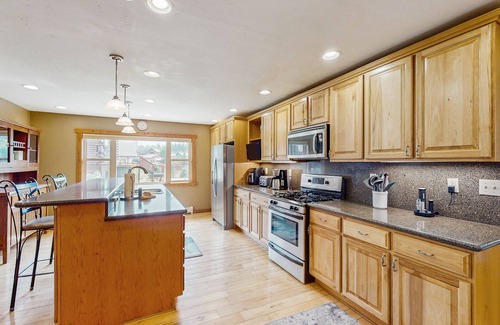 Summit Cove House | Lovely Home W/Private Hot Tub, Mtn Views & Free WiFi - Close to Keystone Skiing