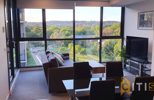 Lyneham Apartment | Lovely in Lyneham - 1bd 1bth Apt