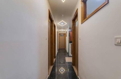 Hazratganj Hotel | Lovely Inn