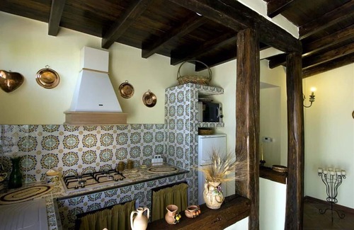 Collesano Villa | Lovely apartment in villa with pool, WIFI, A/C, TV, terrace and panoramic view, close to Cefalù