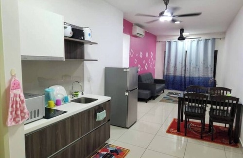 Kajang Condo | Lovely modern condo (5) with pool view @ Bangi