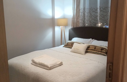 Mbotela Bed & Breakfast | Lovely One bedroom condo with free parking on premise