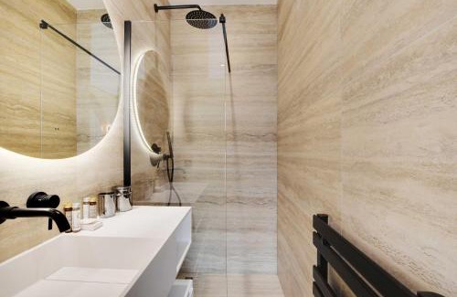 Quartier de la Chapelle Apartment | Lovely Refurbished Home in Vibrant 18th District