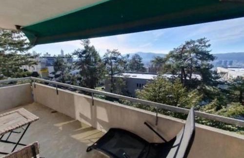 Hoengg House | Lovely room, 15 min from center, mountain view